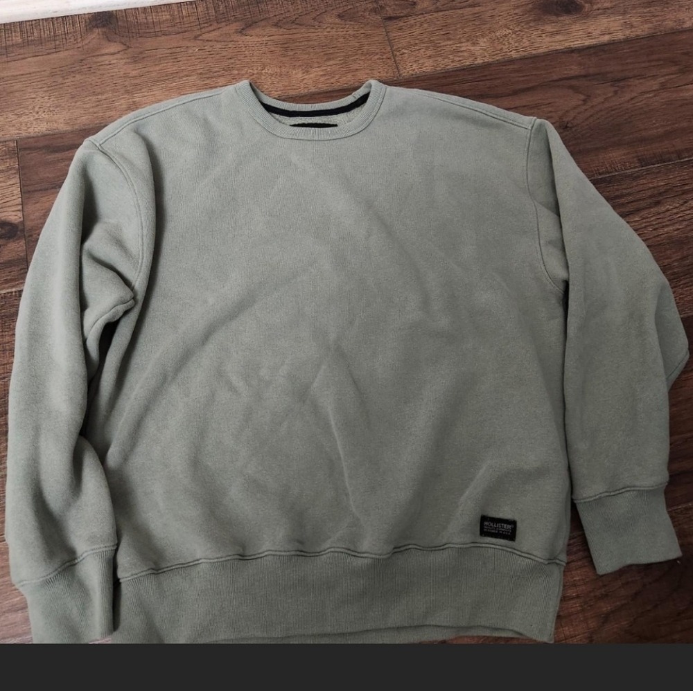 Hollister sweatshirt